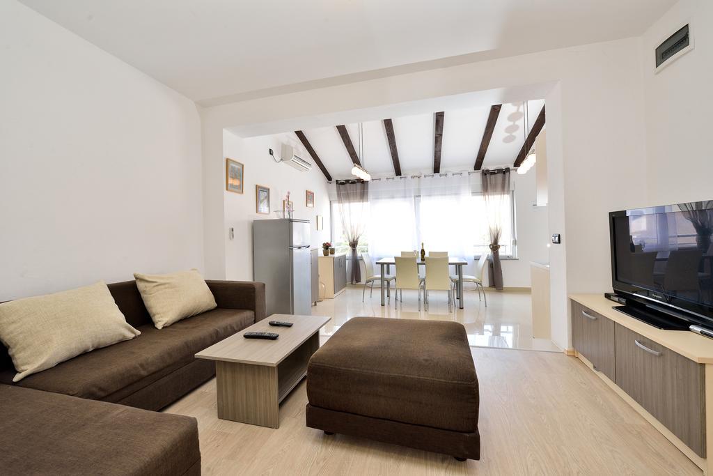 Apartments Nika & Karla Bibinje Esterno foto